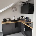 Familienfreundliche Dgw In Ruhiger Lage Fuer 4 Personen - Waschtrockner, Arbeitsplatz, Balkon Und Gartennutzung