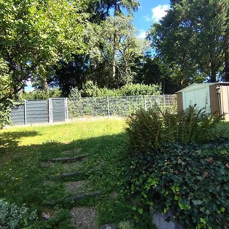 Familienfreundliche Dgw In Ruhiger Lage Fuer 4 Personen - Waschtrockner, Arbeitsplatz, Balkon Und Gartennutzung Lägenhet *