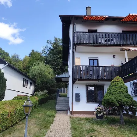 Lägenhet Familienfreundliche Dgw In Ruhiger Lage Fuer 4 Personen - Waschtrockner, Arbeitsplatz, Balkon Und Gartennutzung *