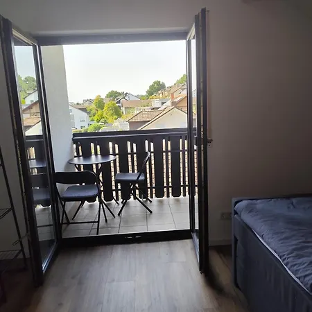 Familienfreundliche Dgw In Ruhiger Lage Fuer 4 Personen - Waschtrockner, Arbeitsplatz, Balkon Und Gartennutzung Lägenhet